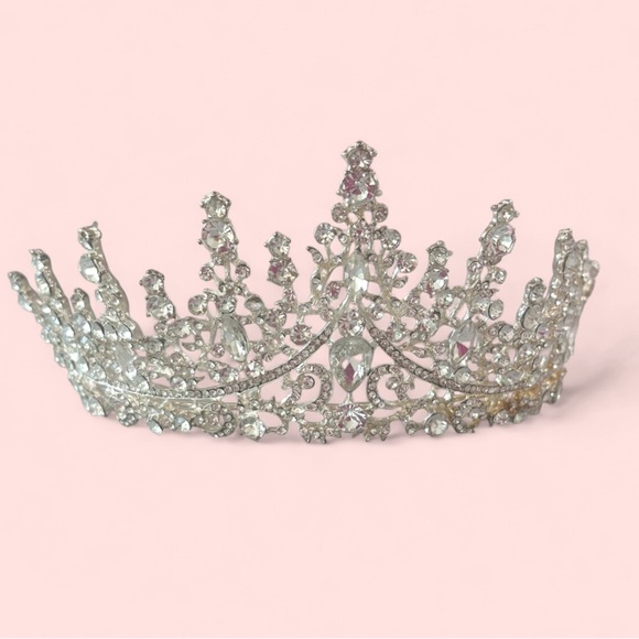 Silver Crystal Bridal Tiara Crown - Elegant Hair Accessory